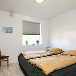 Holiday home 5 Person Holiday Home In Hals