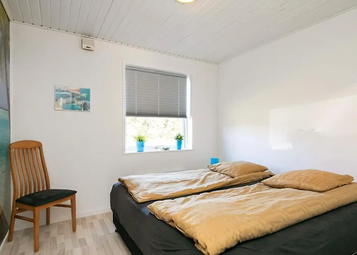 Nyaraló 5 Person Holiday Home In Hals
